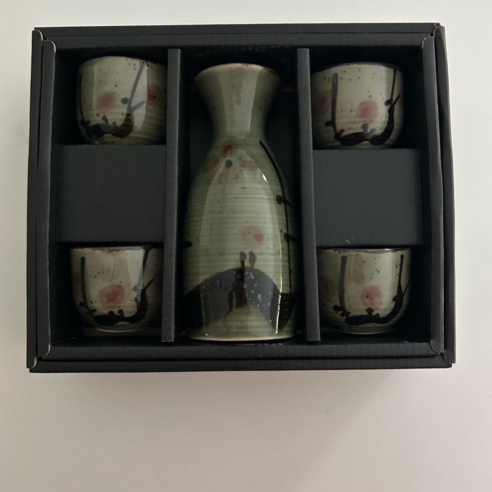 Utsuwa No Yakata Ceramic Sake Set Japan - New